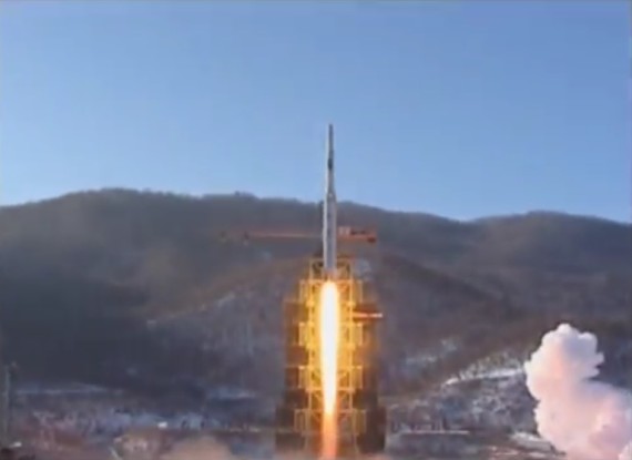 A North Korean Unha 3 rocket lifts off on December 12, 2012 (Photo: North Korea Tech / KCTV)